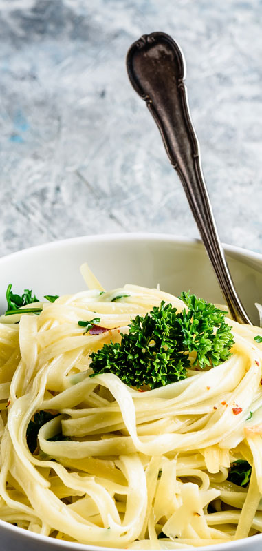 Linguini with a butter sauce.